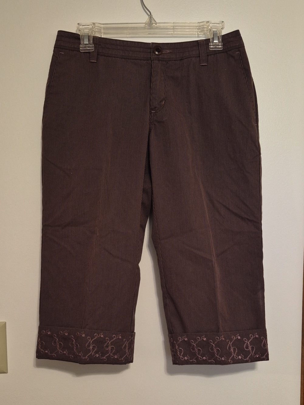Horny Toad Womens Brown Pinstripe Capri Chinos with Embroidered Cuffs SZ 6